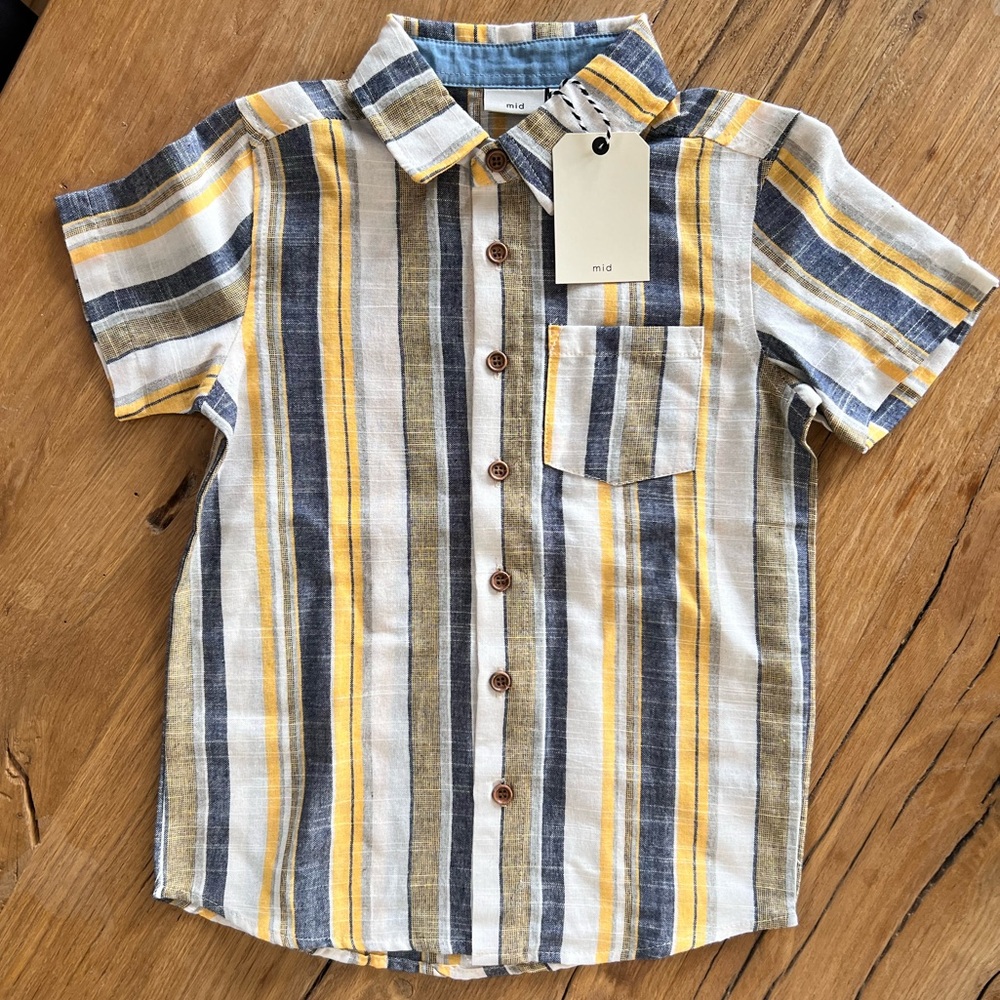 mid. NWT. Size boys age 7/8. Blue, yellow, cream coloured button-up dress shirt.
